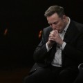 中国澳门特斯拉股价收涨超3%：特朗普无意沟通，马斯克父亲劝儿子低头